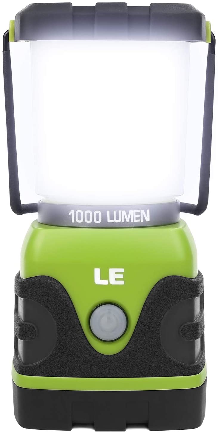 LE | Linterna de camping regulable | 1000 Lúmenes | 4 Modos de luz | Resistente al agua | Para camping, senderismo, pesca... | Cortes de energía, 3 * D con pilas | Clase de eficiencia energética [A]