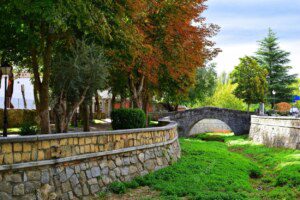 Explorando los tesoros ocultos de Madrid: Las mejores rutas de senderismo en Colmenar del Arroyo